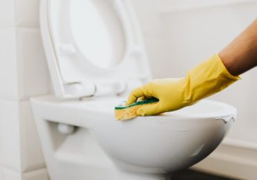 Nettoyage déblocage de drain de toilette